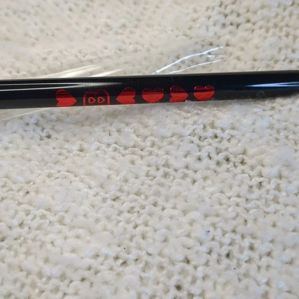 Betty Boop™ X ipsy Eyeshadow Brush, One (1) piece eyeshadow brush